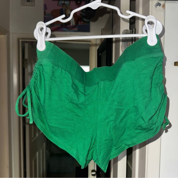 Xhilaration Pants - Women’s Kelly Green Shorts